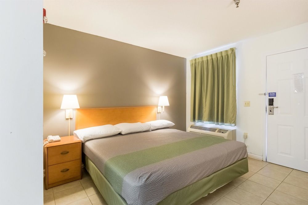 Studio 6 Statesboro, GA