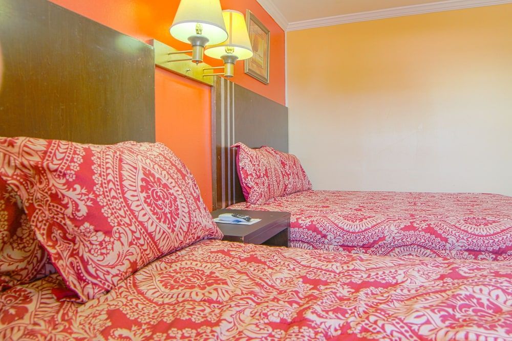 Economy Inn By OYO Lockport near Houma Family Suite 8