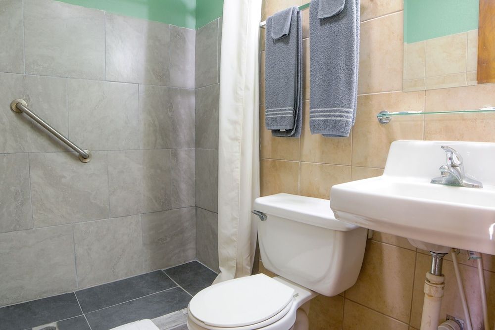 Economy Inn By OYO Lockport near Houma Family Suite 11