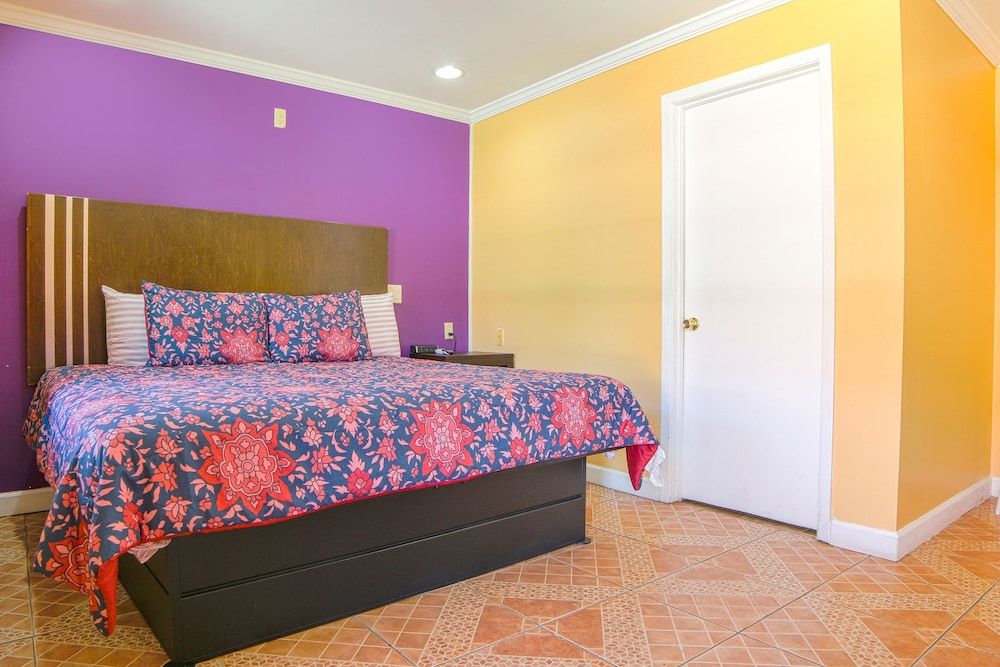 Economy Inn By OYO Lockport near Houma Room, 1 King Bed, Non Smoking 3