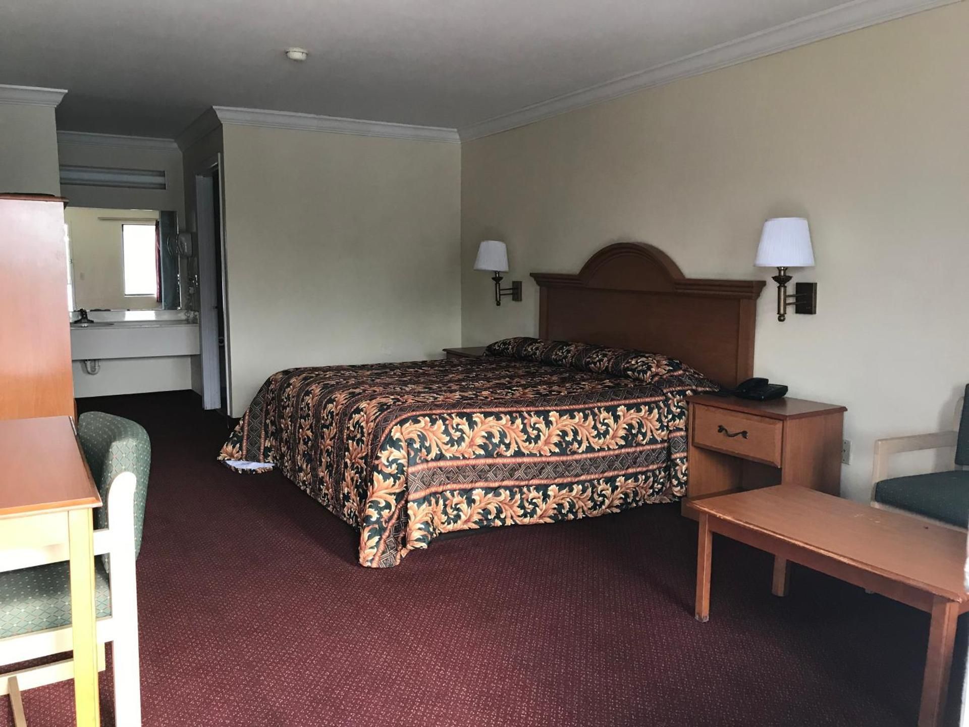 King Room - Non-Smoking