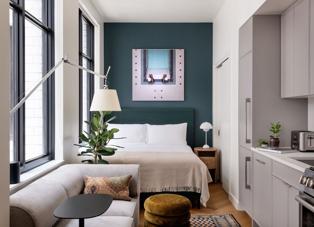 ROOST Detroit Standard Room, 1 Queen Bed (Queen Studio) 3