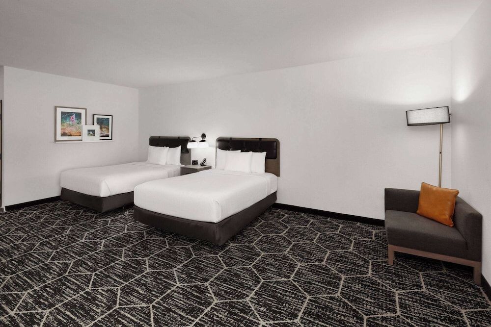 Room, 2 Queen Beds, Accessible, Non Smoking