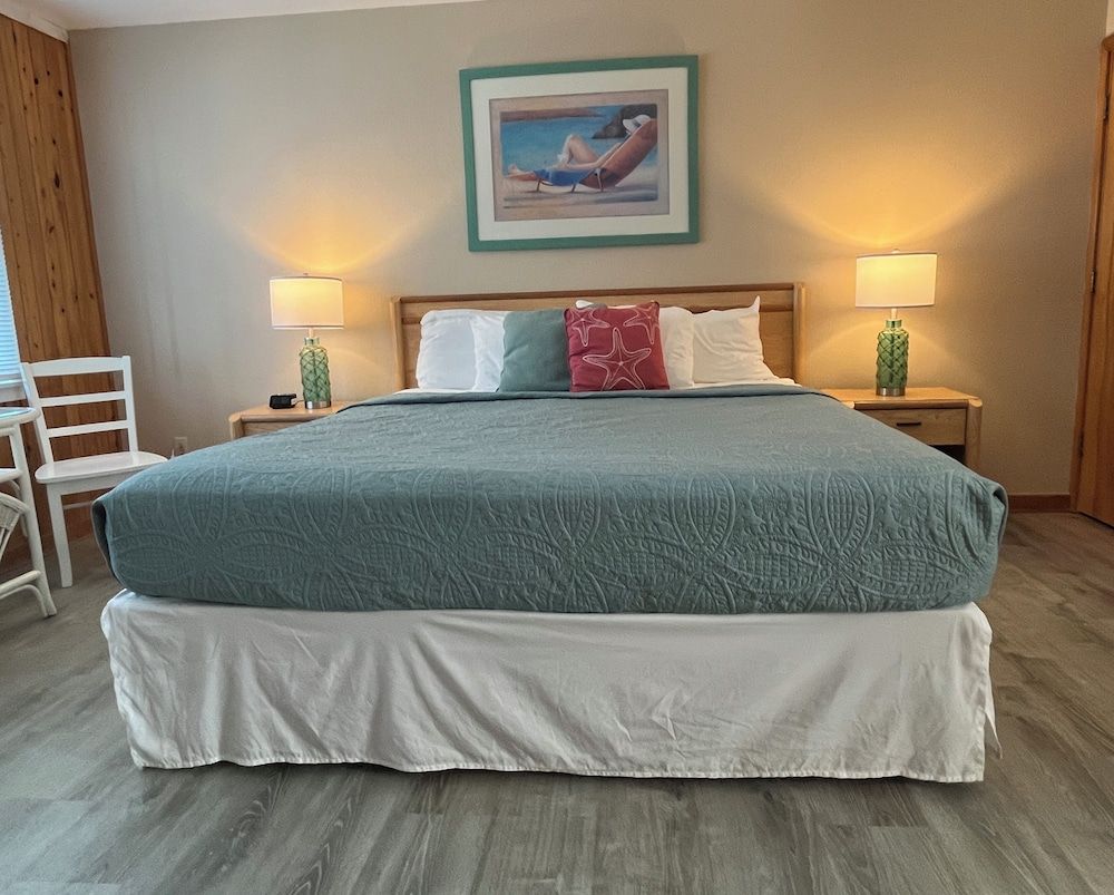 Classic Single Room, 1 King Bed, Non Smoking, Ocean View