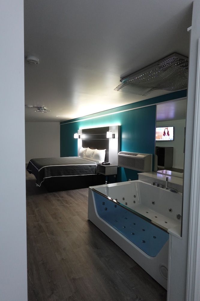 Executive Studio Suite, 1 King Bed, Non Smoking, Ground Floor