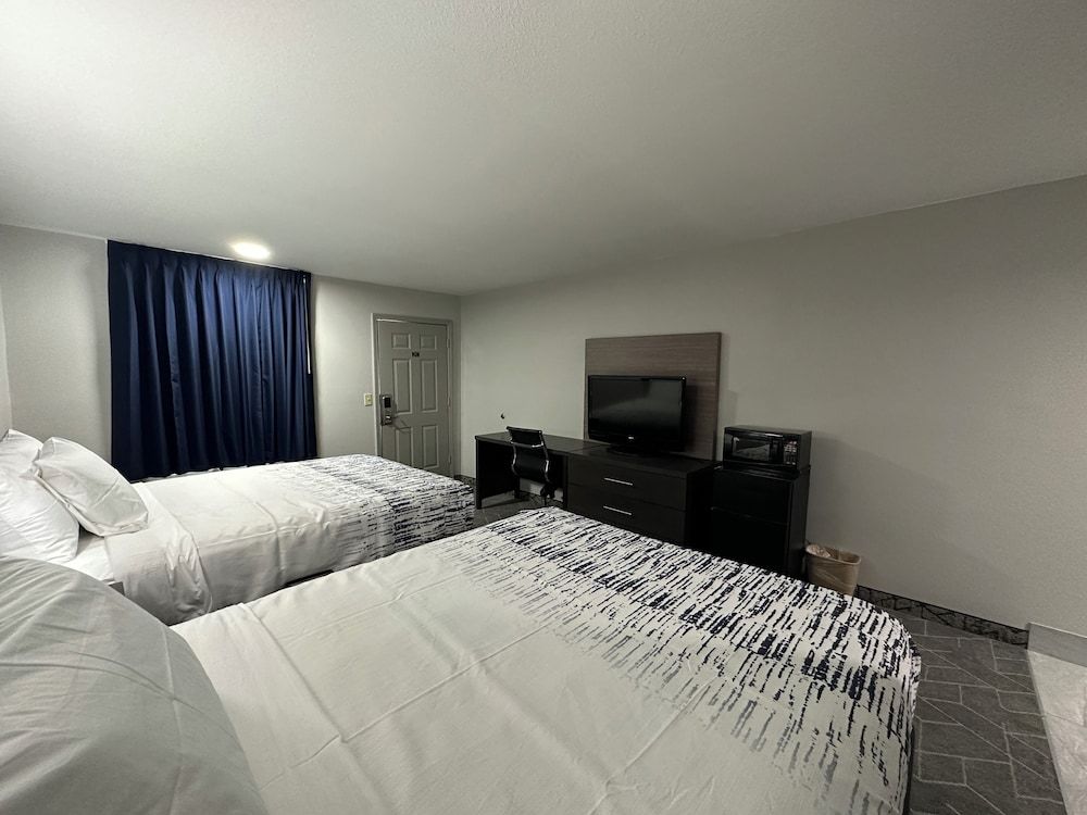 Budget Inn Muskogee Deluxe Room, 2 Queen Beds, Non Smoking, Ground Floor 2