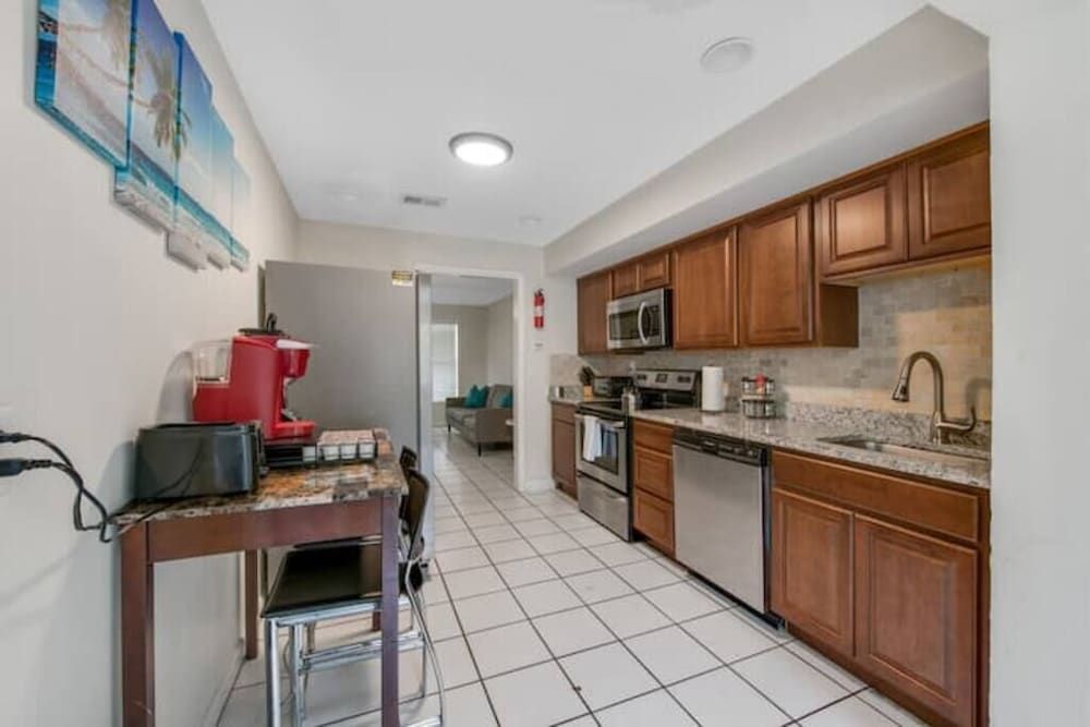 5140 Duplex in Oakland Park