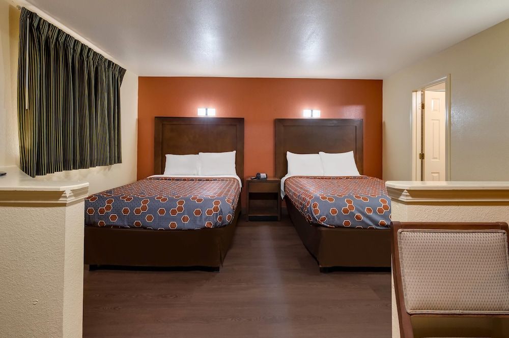 Room, 2 Queen Beds, Accessible, Smoking