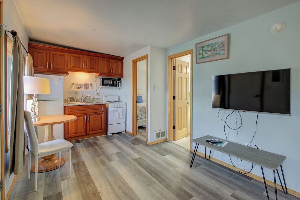 The Westerly Motel Deluxe Room, 1 Queen Bed with Sofa bed 10