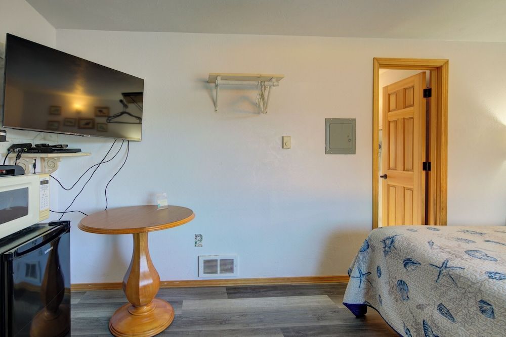 The Westerly Motel Standard Room 3