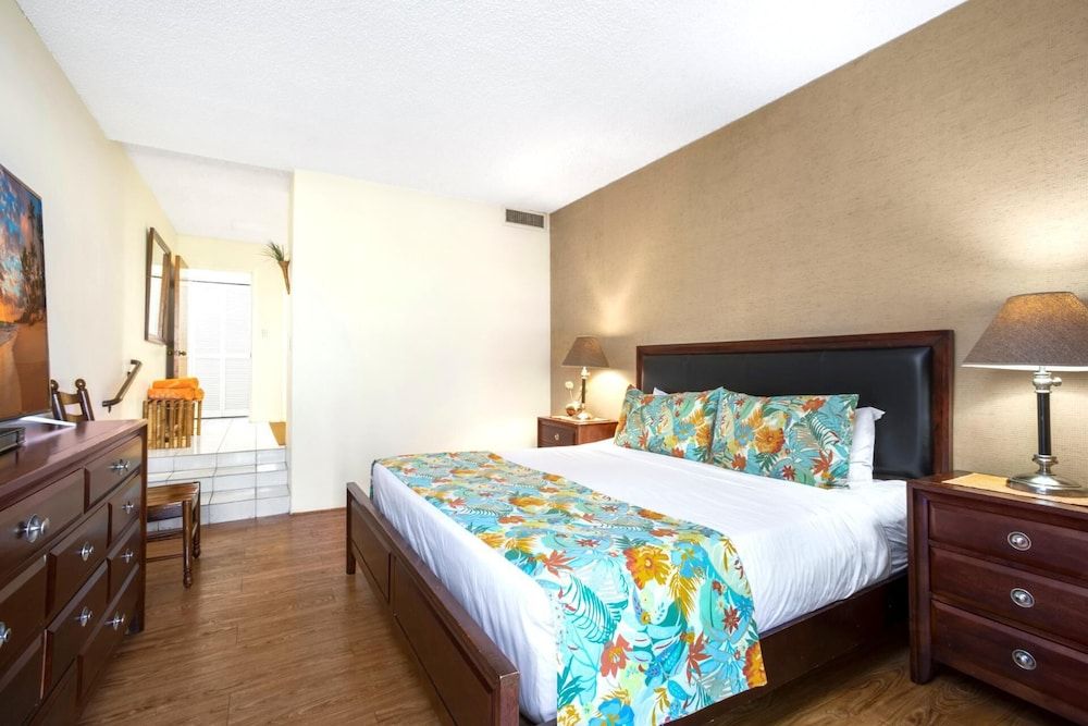 Kaanapalii Royal by KBM Condo, 2 Bedrooms, Lanai, Garden View (KRO-Q102) 5