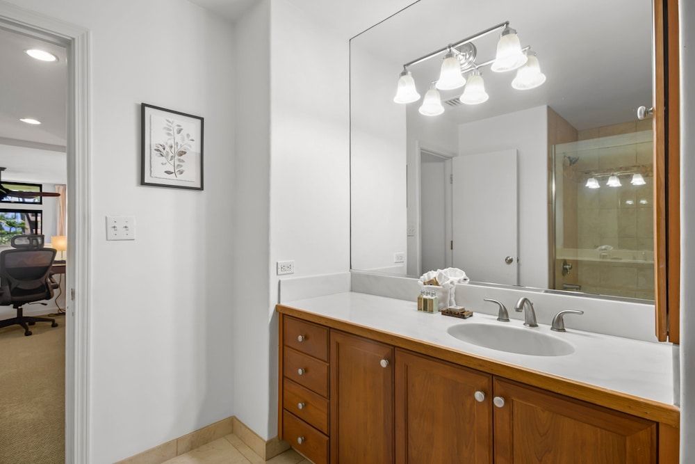 Kaanapalii Royal by KBM Condo, 2 Bedrooms, Balcony, Resort View (KRO-G201) 12