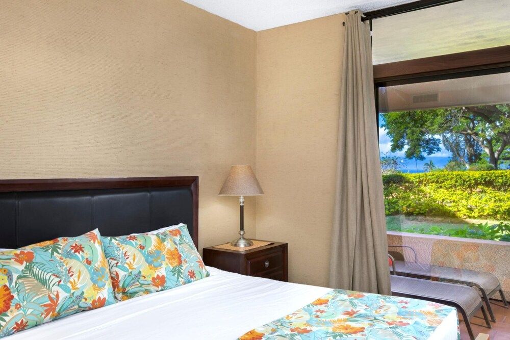 Kaanapalii Royal by KBM Condo, 2 Bedrooms, Lanai, Garden View (KRO-Q102) 4