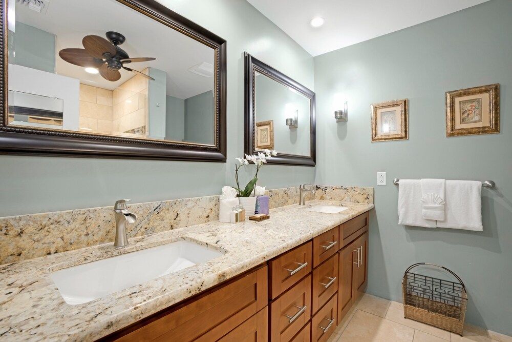 Kaanapalii Royal by KBM Condo, 2 Bedrooms, Lanai, Partial Ocean View (KRO-L201) 14