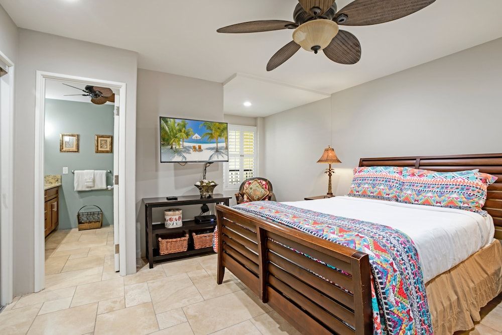 Kaanapalii Royal by KBM Condo, 2 Bedrooms, Lanai, Partial Ocean View (KRO-L201) 6