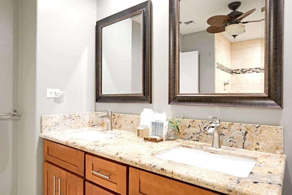 Kaanapalii Royal by KBM Condo, 2 Bedrooms, Lanai, Partial Ocean View (KRO-L201) 11