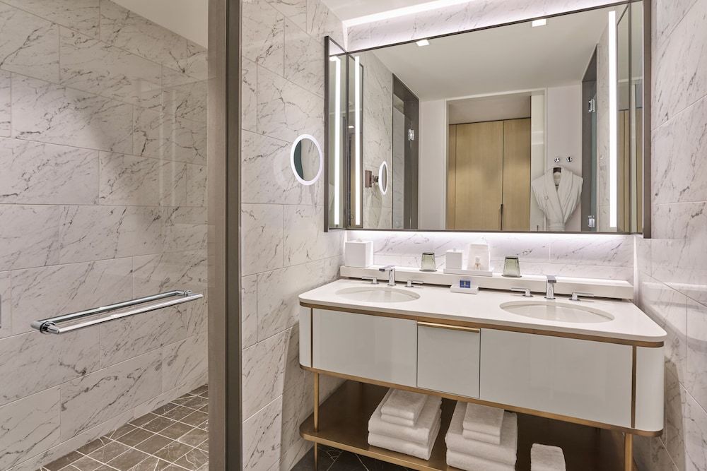 Courtyard Suite