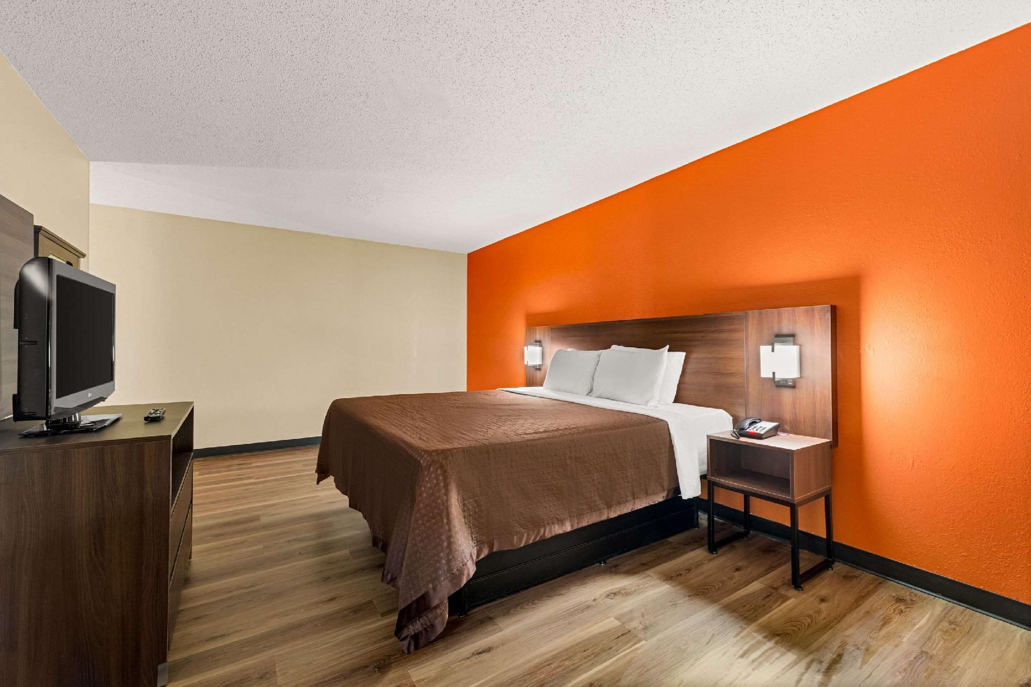 Suite - 1 King Bed, Nonsmoking