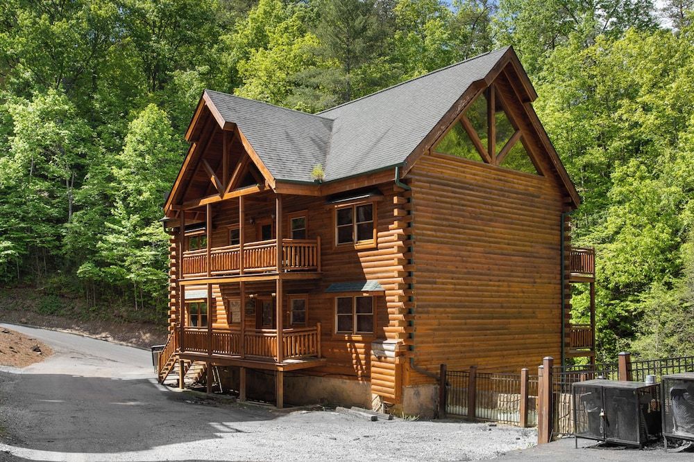 Mountain Cinema Lodge