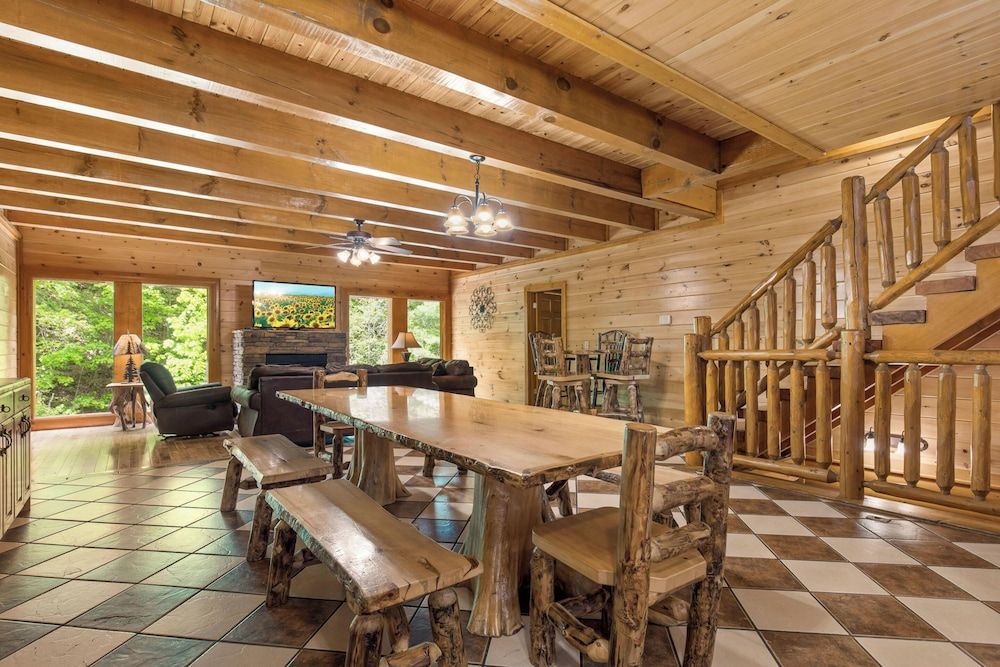 Mountain Cinema Lodge