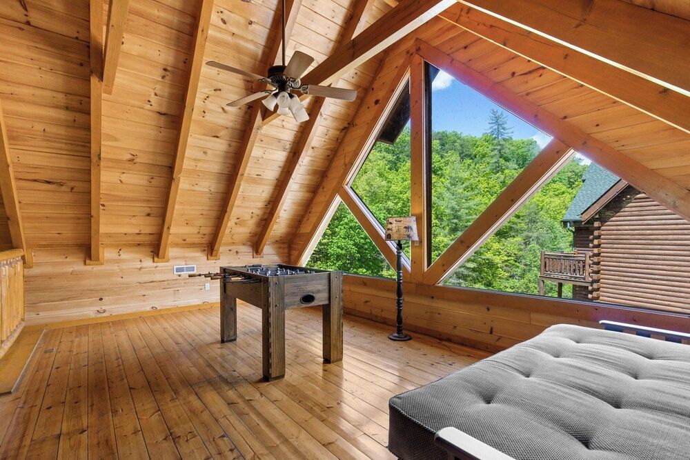 Mountain Cinema Lodge