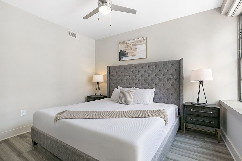 Luxury Condo, 4 Bedrooms, 2 Bathrooms