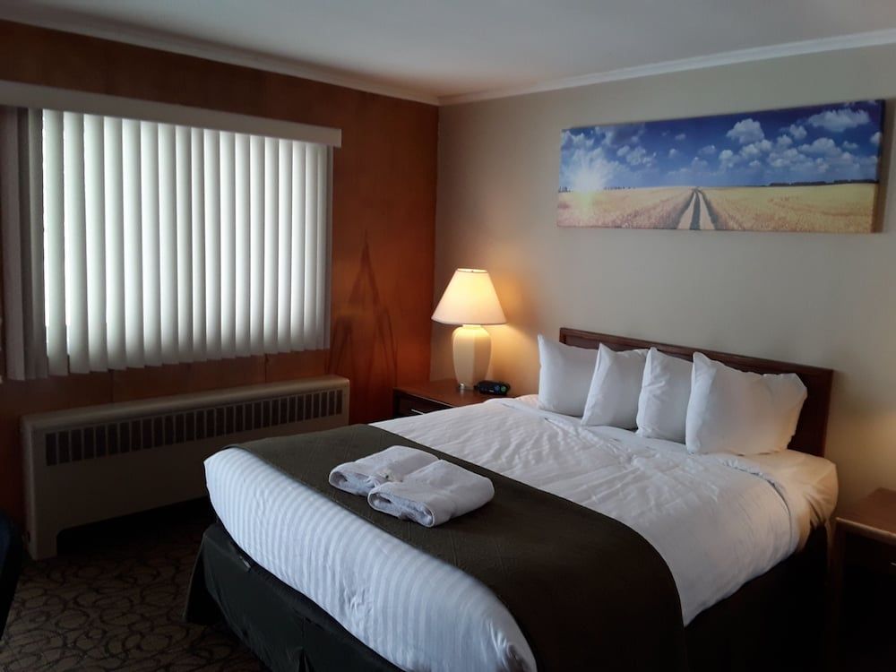 Gladstone Motel Economy Room 2