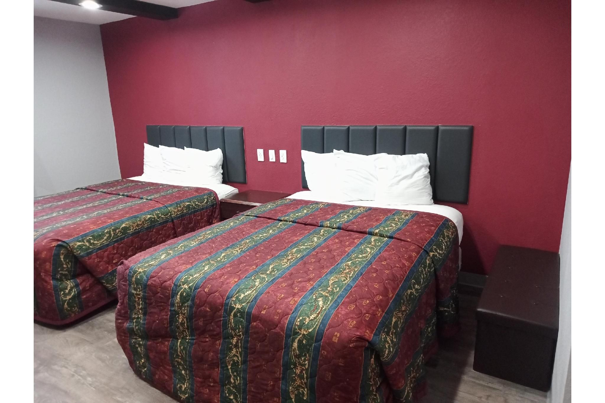 2 Queen Beds Suite Non-Smoking