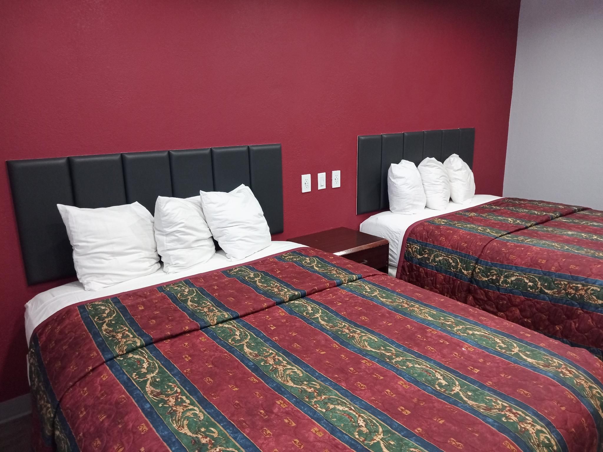 2 Queen Beds Suite Smoking