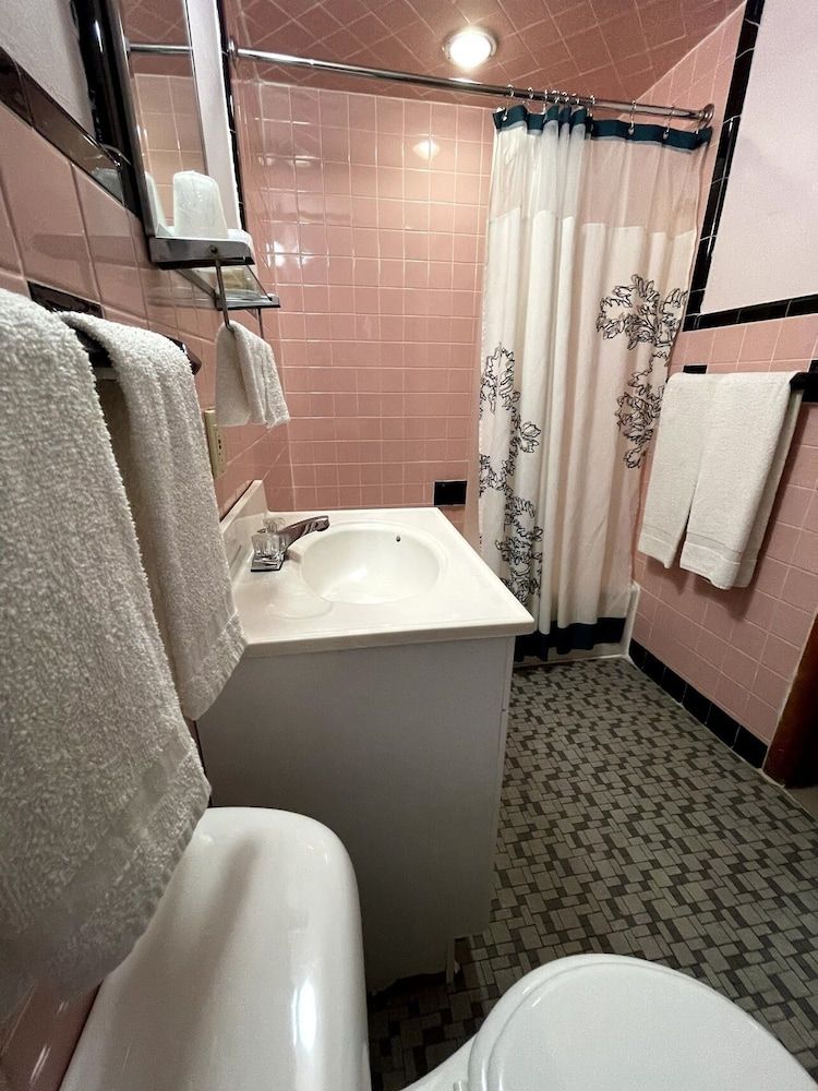 Best Motel Bowling Green Standard Double Room, 2 Double Beds, Non Smoking 7