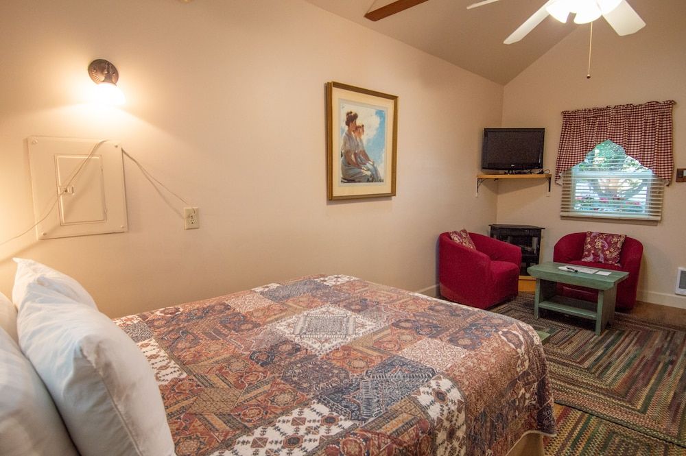 The Swan Hotel Cabin, Garden View 9