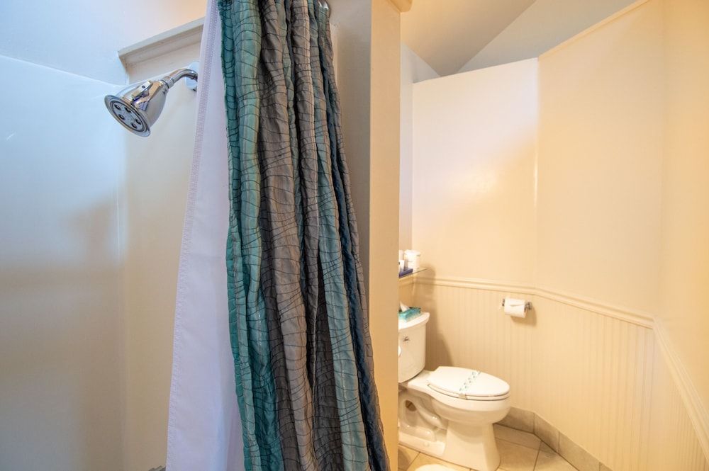 The Swan Hotel Cabin, Garden View 32