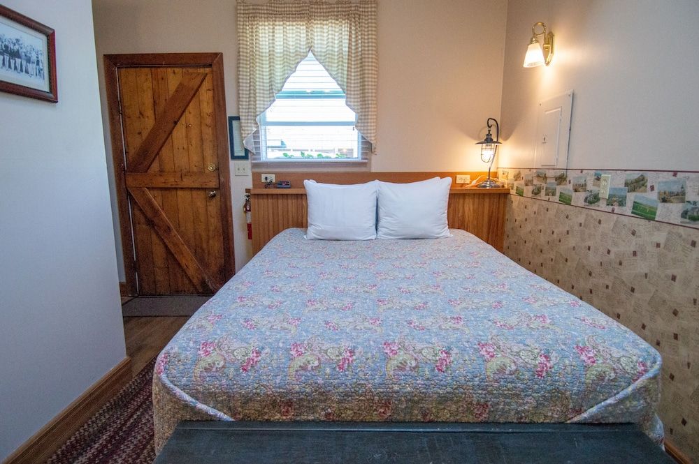 The Swan Hotel Cabin, Garden View 20