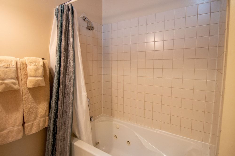 The Swan Hotel Cabin, Garden View 44