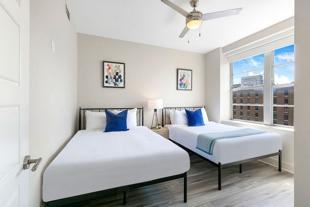 Luxury Condo, 4 Bedrooms