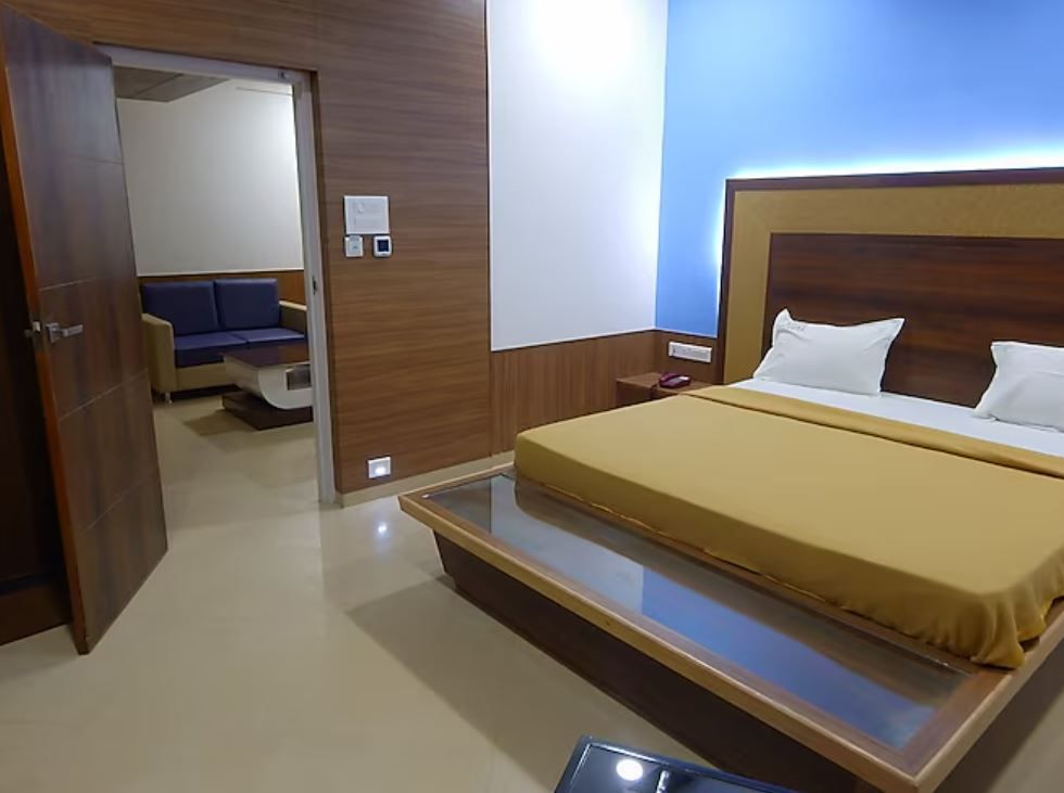 Hotel Aadhi Suite Room 2