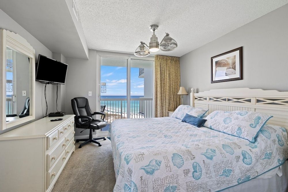 Condo, 2 Bedrooms