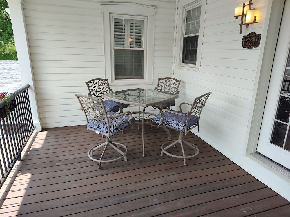 Hickory House Bed & Breakfast Comfort Suite 6