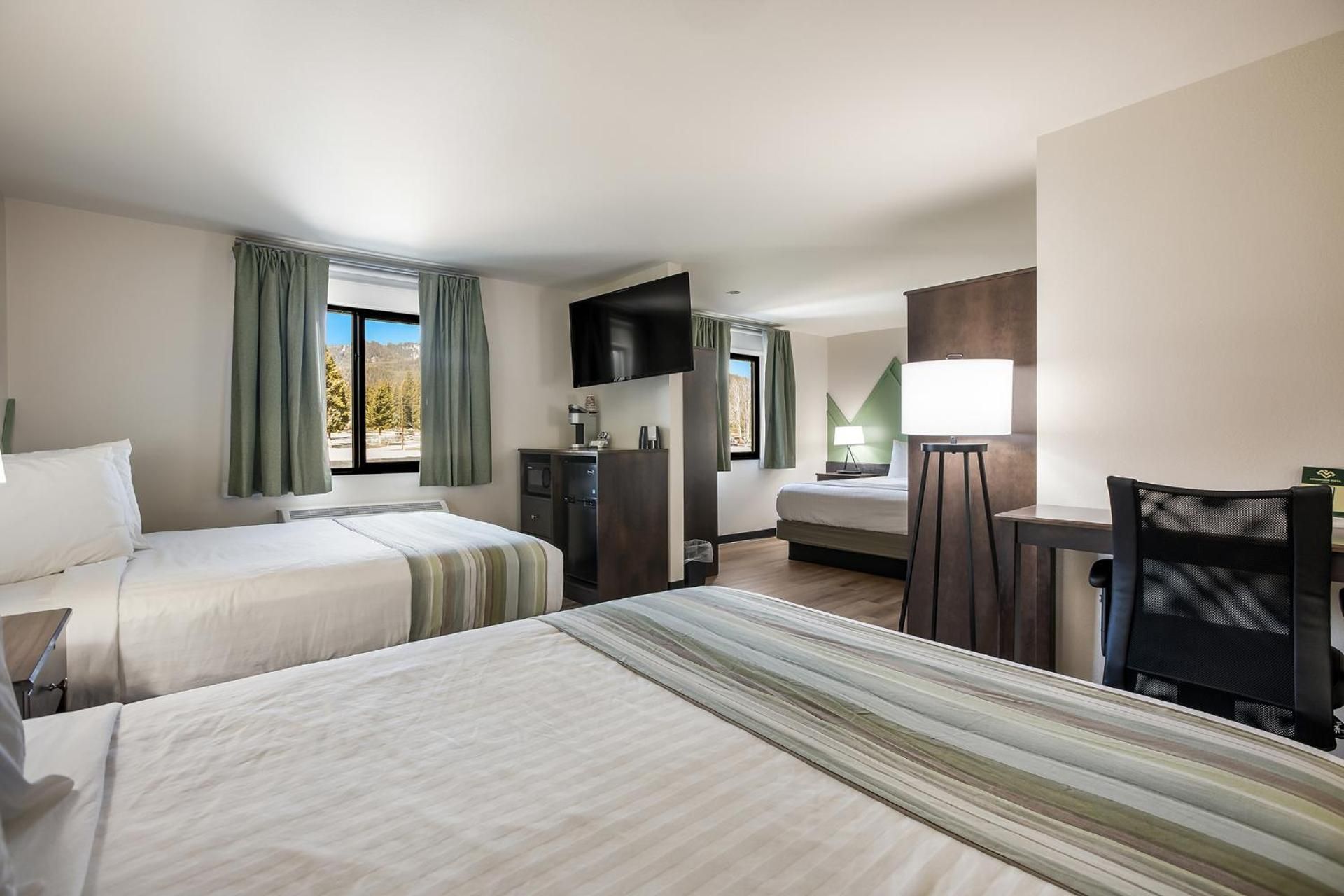 Deluxe Family Suite
