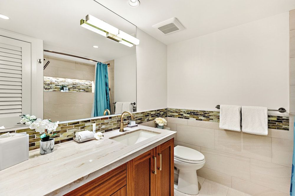 Premium Suite, 1 King Bed, Ocean View (2 Baths)