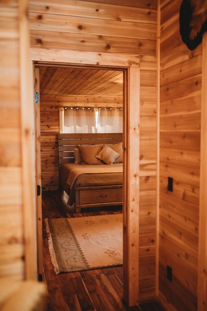 Woodland Bluff Luxury Suite 16