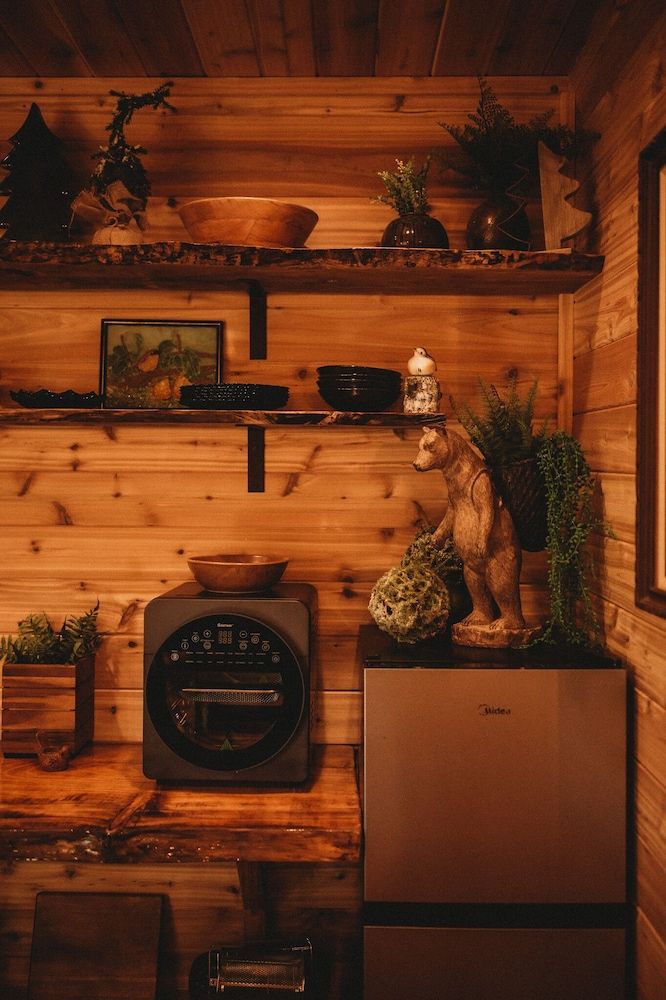 Woodland Bluff Deluxe Suite 13