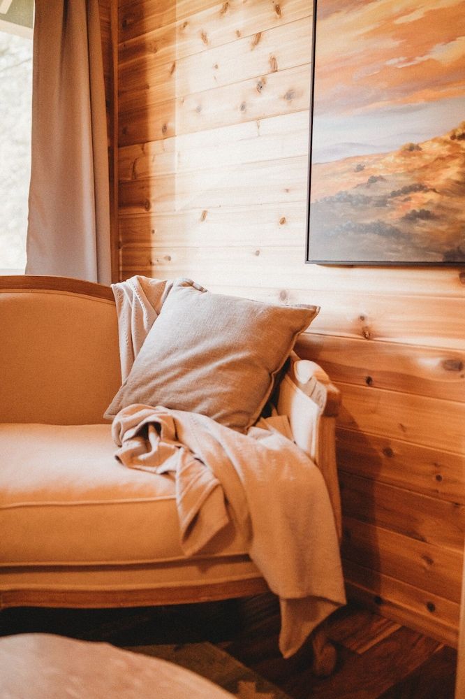 Woodland Bluff Luxury Suite 23