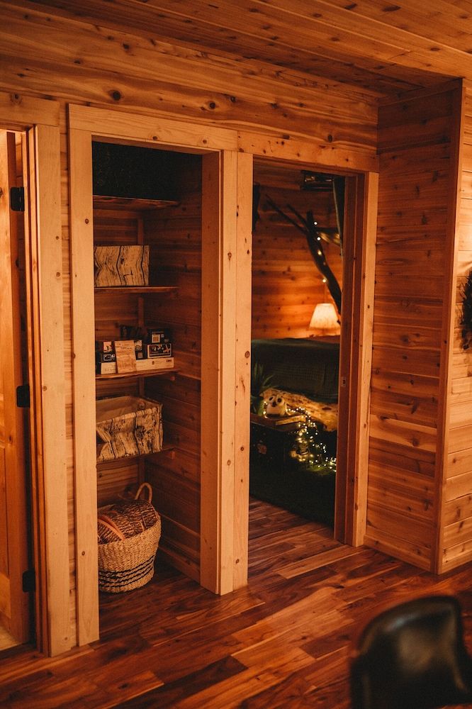 Woodland Bluff Deluxe Suite 16