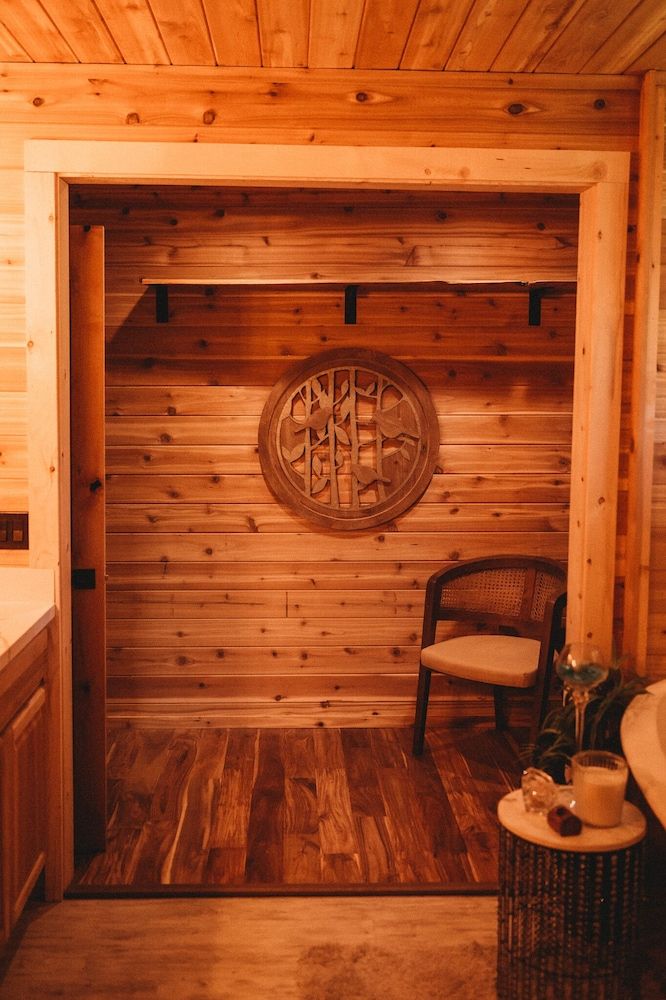 Woodland Bluff Luxury Suite 27