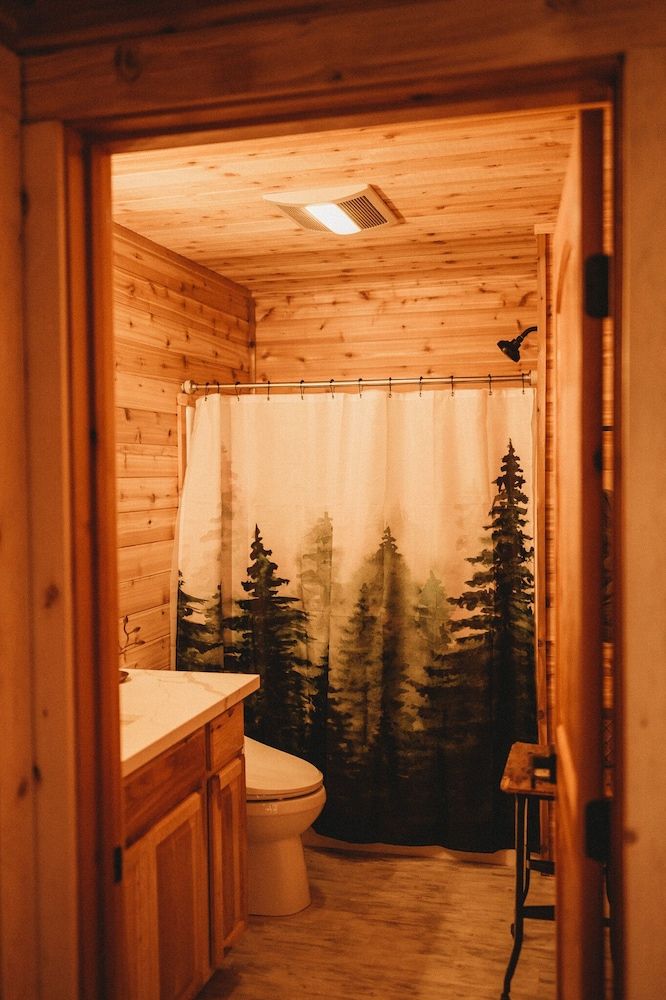 Woodland Bluff Deluxe Suite 5