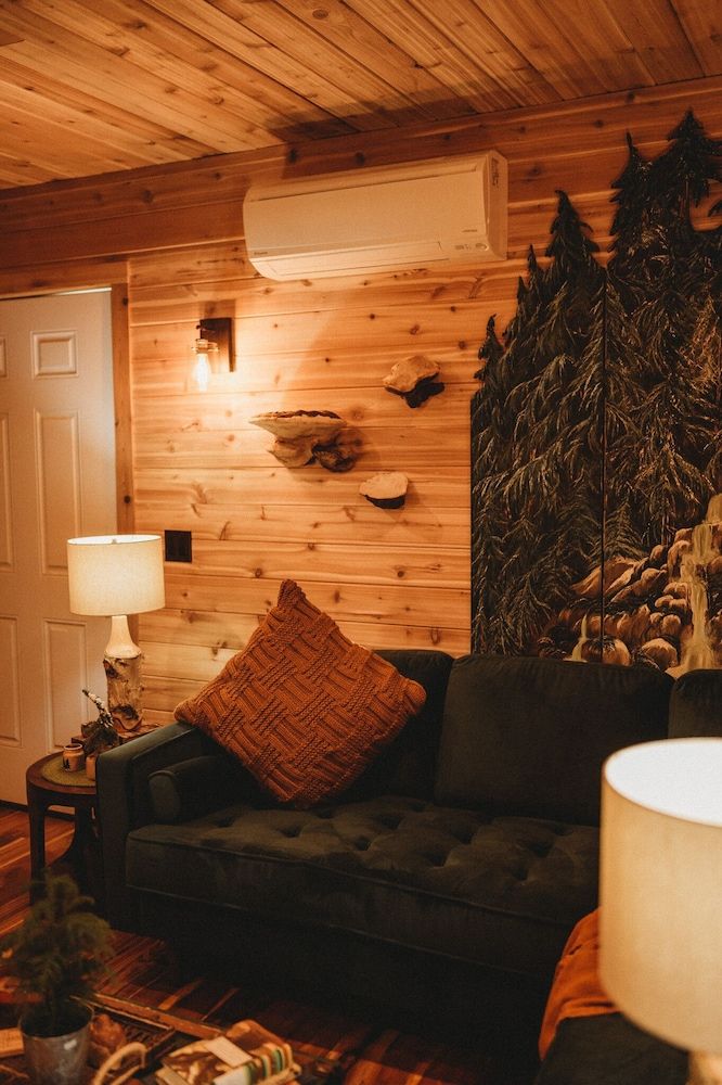 Woodland Bluff Deluxe Suite 11