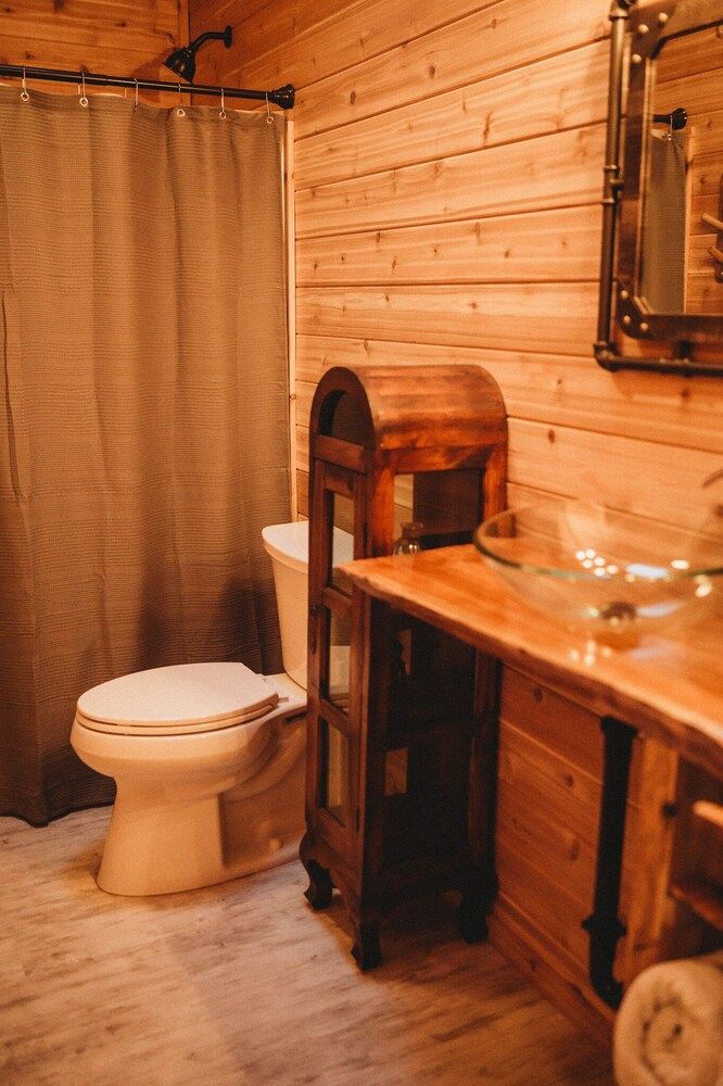 Woodland Bluff Luxury Suite 9