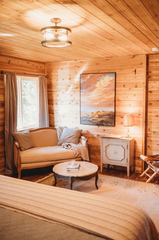 Woodland Bluff Luxury Suite 20