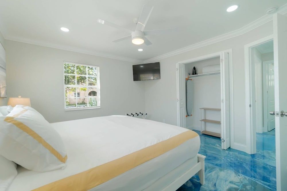 House (Ocean Oasis Apt B, Downtown, Beach, D)
